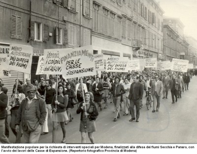 Manifestazione per Casse