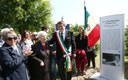 L'inaugurazione della stele in memoria dell'on. Gina Borellini