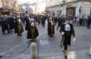 Il corteo con i figuranti in costume storico